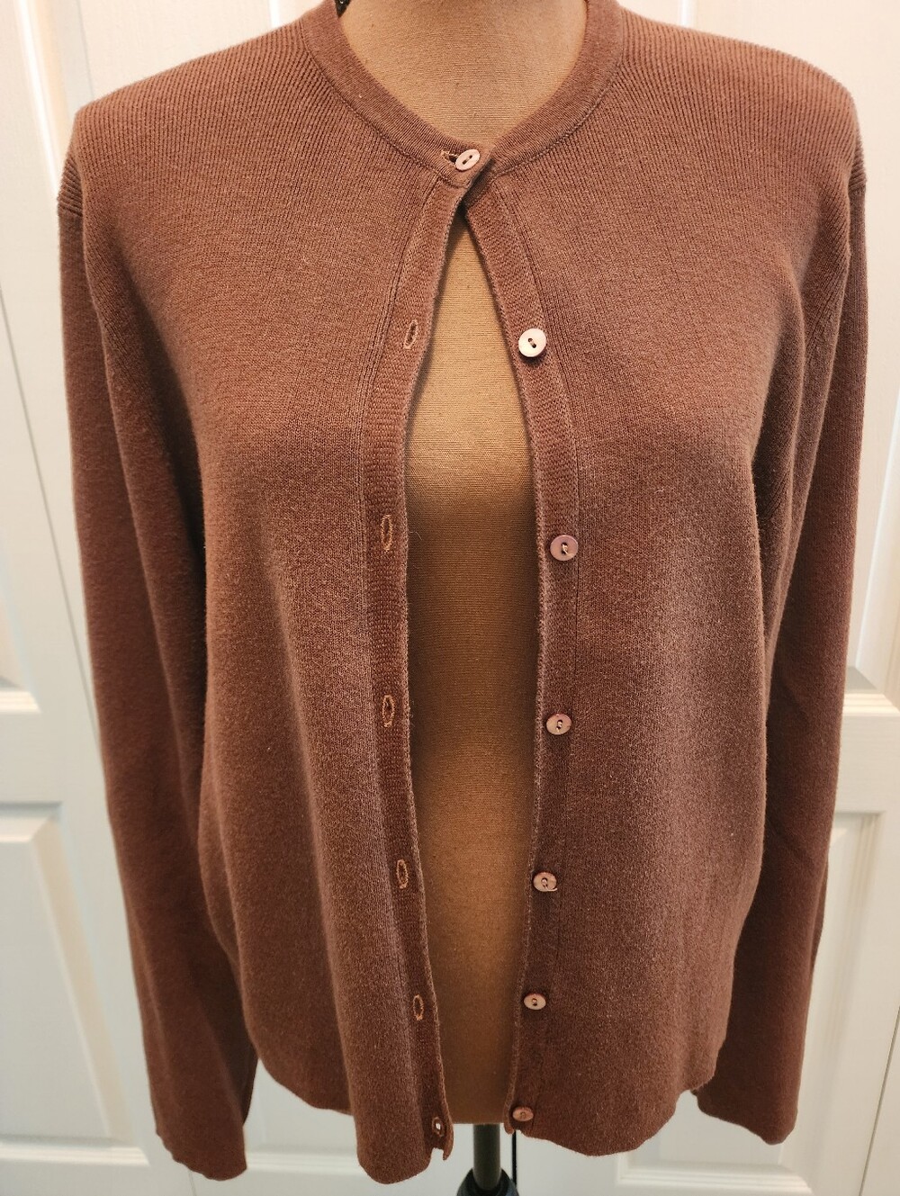 VTG Knit Minimalist Preppy Dark Academia Crewneck Cardigan Chocolate Brown - Picture 3 of 7